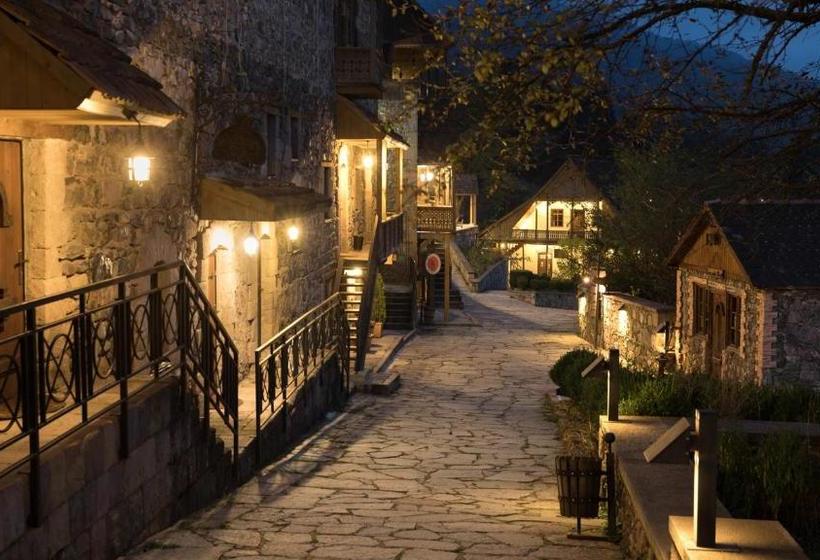 تختخواب و صبحانه Guest House Raisa