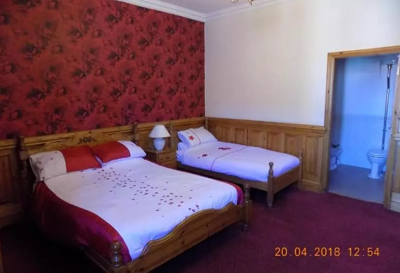 ベッドアンドブレックファースト The Londesborough Arms Bar With En Suite Rooms