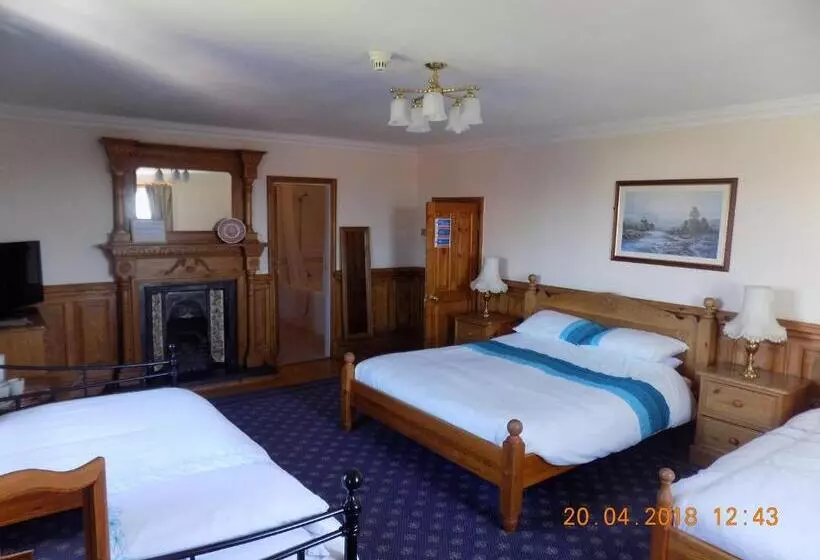 ベッドアンドブレックファースト The Londesborough Arms Bar With En Suite Rooms