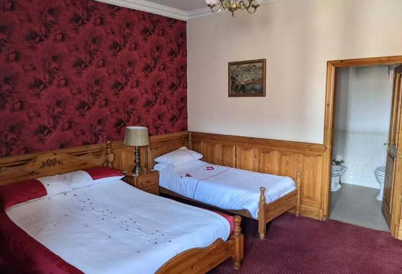 ベッドアンドブレックファースト The Londesborough Arms Bar With En Suite Rooms