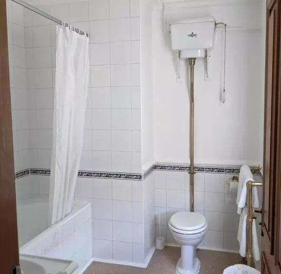 ベッドアンドブレックファースト The Londesborough Arms Bar With En Suite Rooms