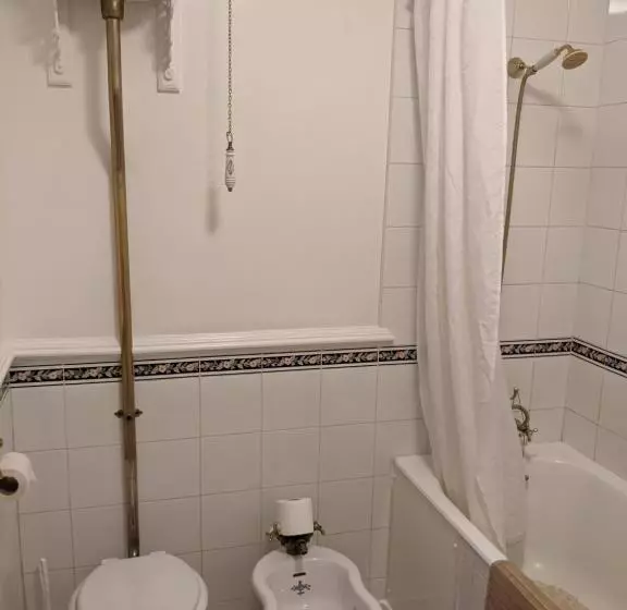 ベッドアンドブレックファースト The Londesborough Arms Bar With En Suite Rooms