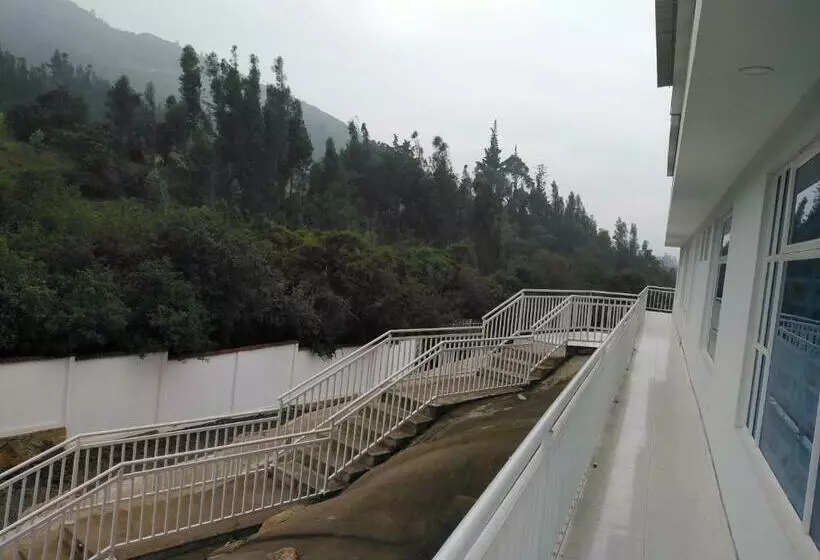 ホテル Alta Montaña