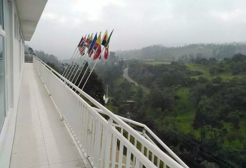 ホテル Alta Montaña