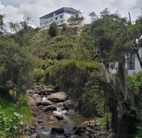 ホテル Alta Montaña