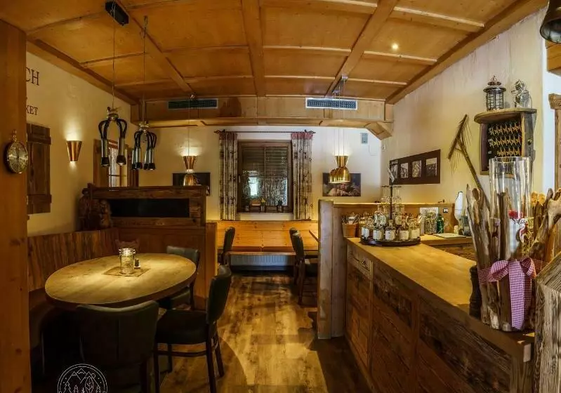 Hotelli Altbau Gasthaus Amboss