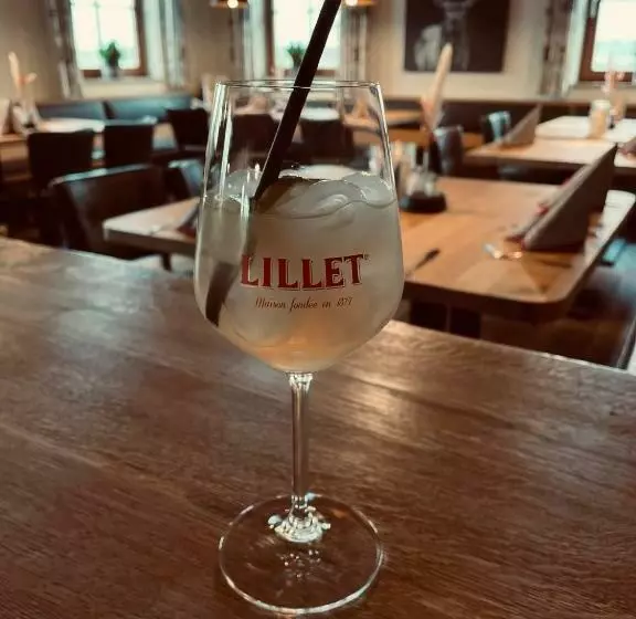 Hotelli Altbau Gasthaus Amboss