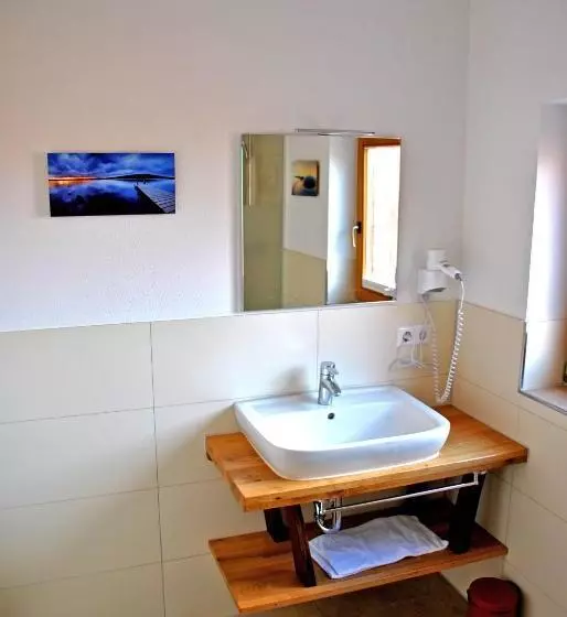 Hotelli Altbau Gasthaus Amboss