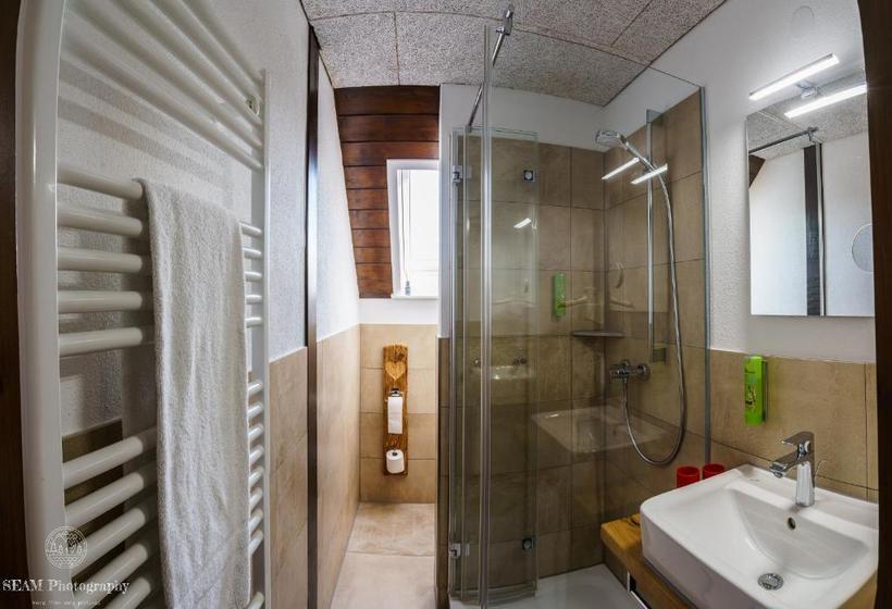 Szálloda Altbau Gasthaus Amboss