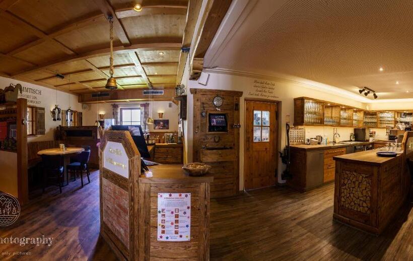 Szálloda Altbau Gasthaus Amboss