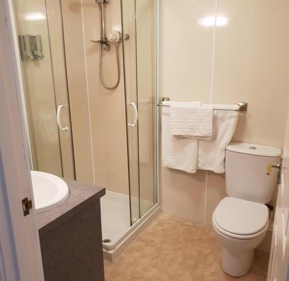 Отель Commercial