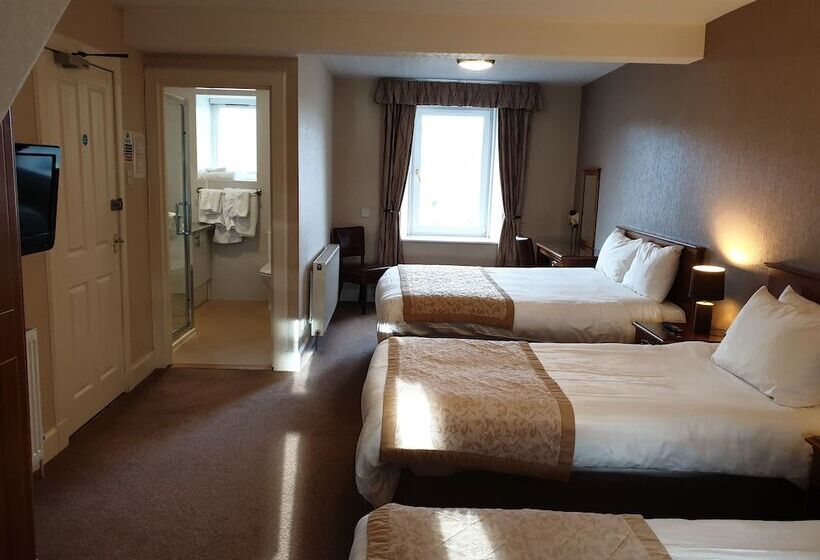 Отель Commercial