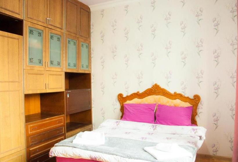 Pensió Azhdahak B&b In Geghashen , Abovyan