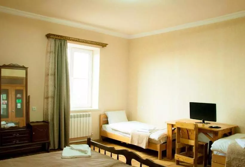 Majatalo Azhdahak B&b In Geghashen , Abovyan