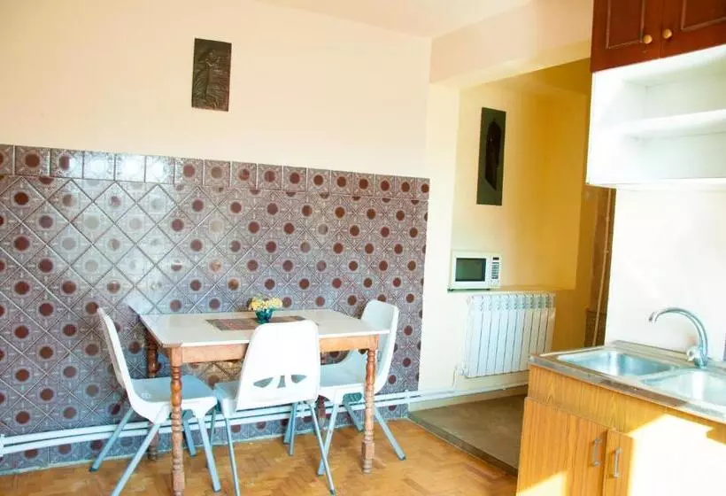 Majatalo Azhdahak B&b In Geghashen , Abovyan