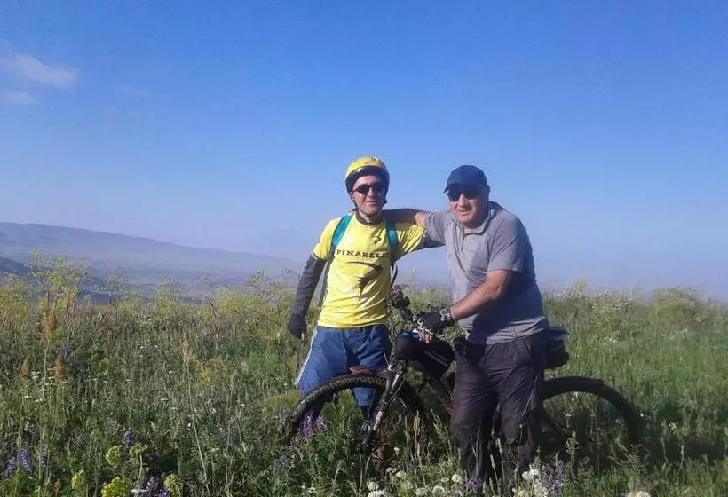 Majatalo Azhdahak B&b In Geghashen , Abovyan