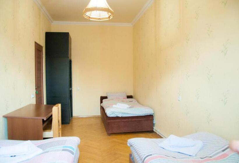 Pensionat Azhdahak B&b In Geghashen , Abovyan