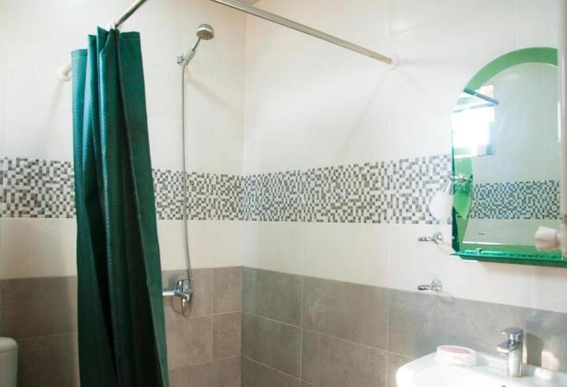 Pensió Azhdahak B&b In Geghashen , Abovyan