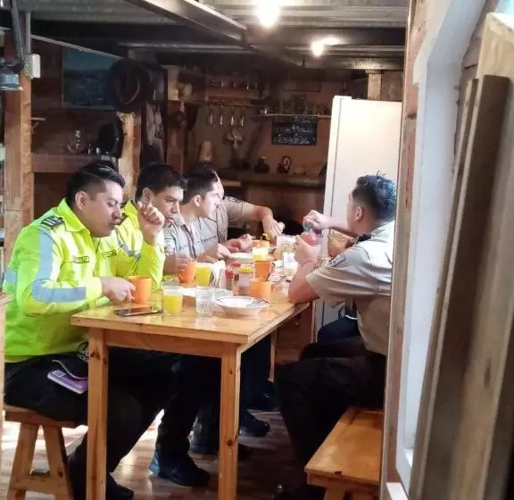 ペンション Hostal ñuca Huasi