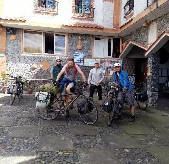 ペンション Hostal ñuca Huasi