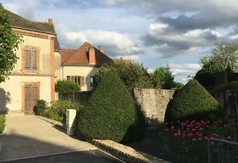 Majatalo La Grenouille Noire