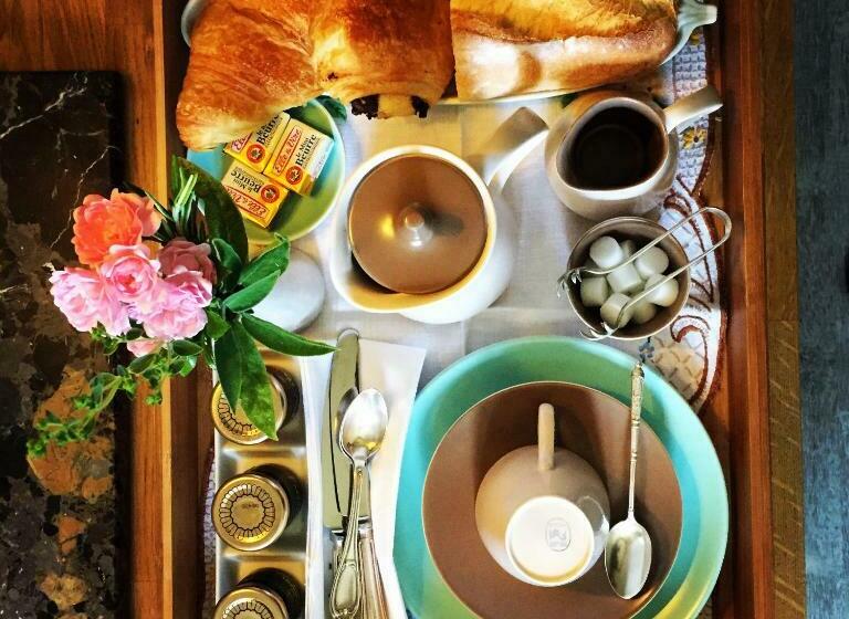 ペンション La Grenouille Noire