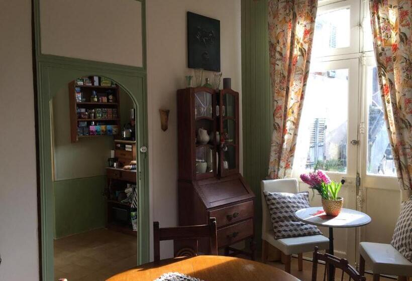 ペンション La Grenouille Noire