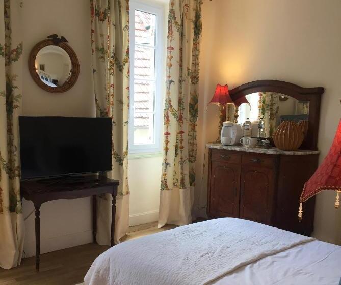 ペンション La Grenouille Noire