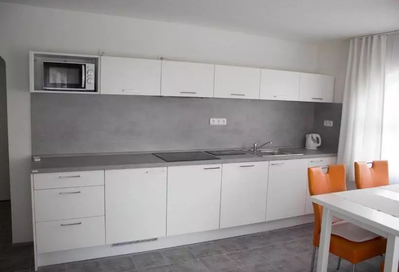 Majatalo Penzion Apartmány Adamčík