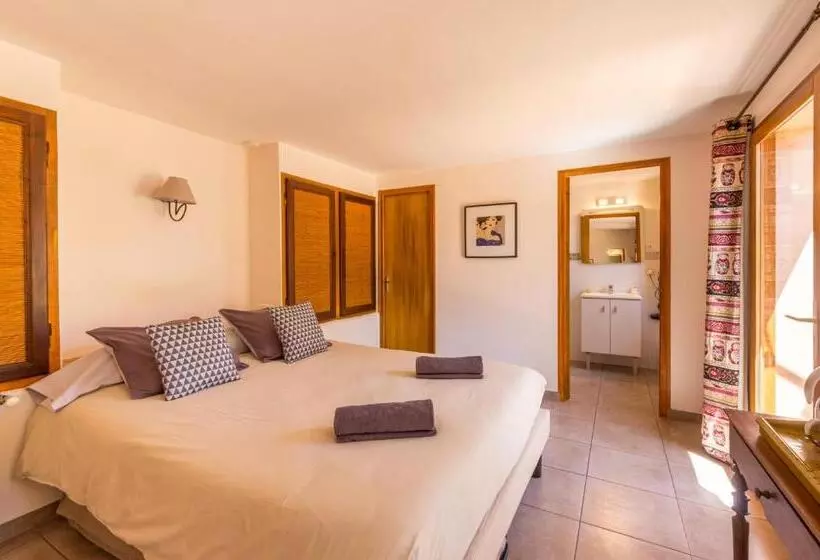 Hotelli Le Mas De Riri