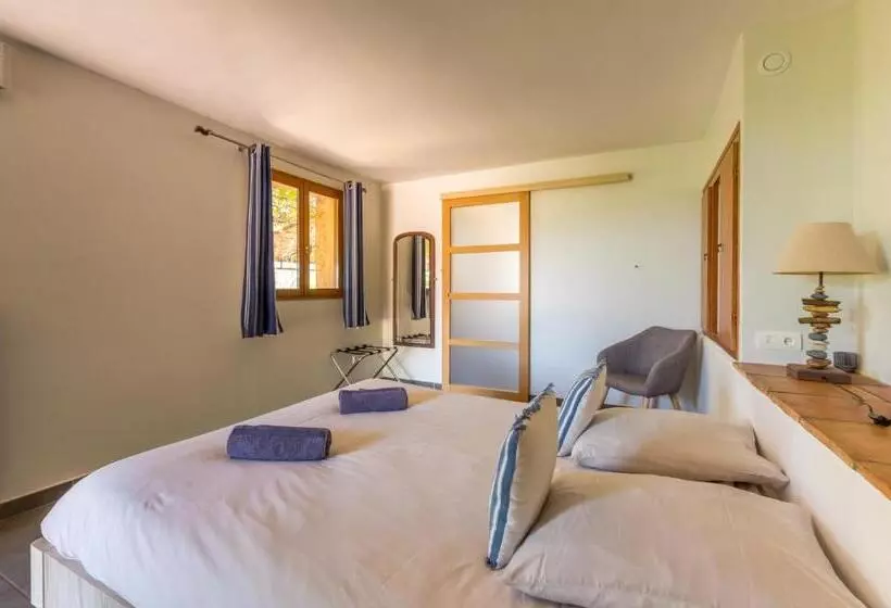 Hotelli Le Mas De Riri