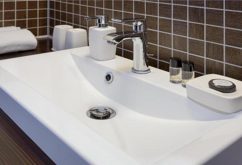 פנסיון Henye Vendégház