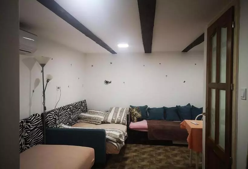 ペンション Kúti Vendégház