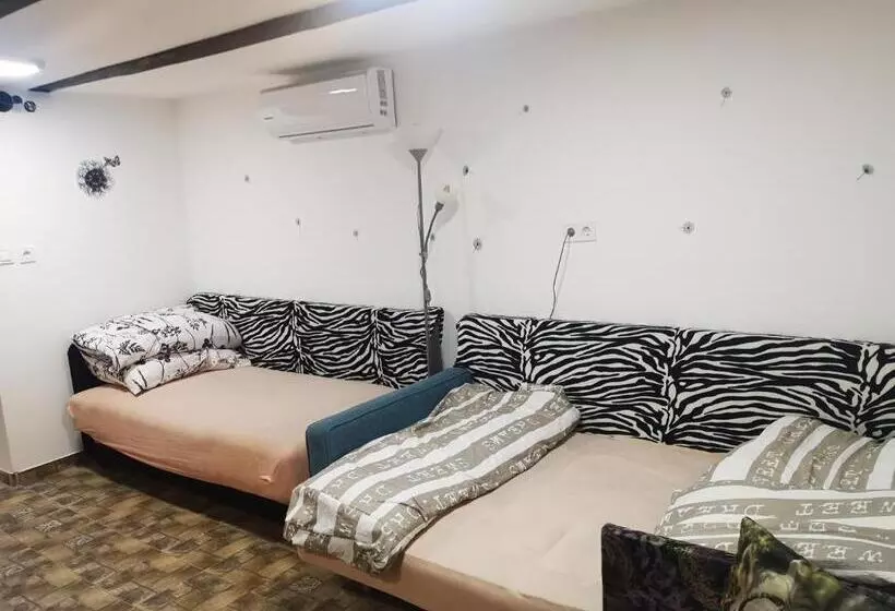 ペンション Kúti Vendégház