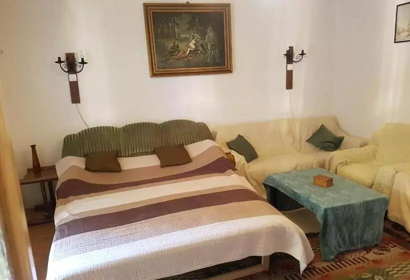 ペンション Kúti Vendégház