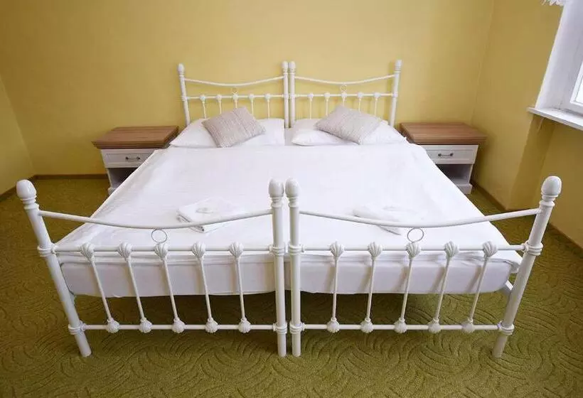 Majatalo Penzion Klášter