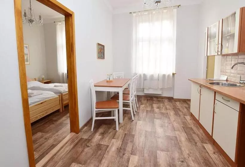 Majatalo Penzion Klášter