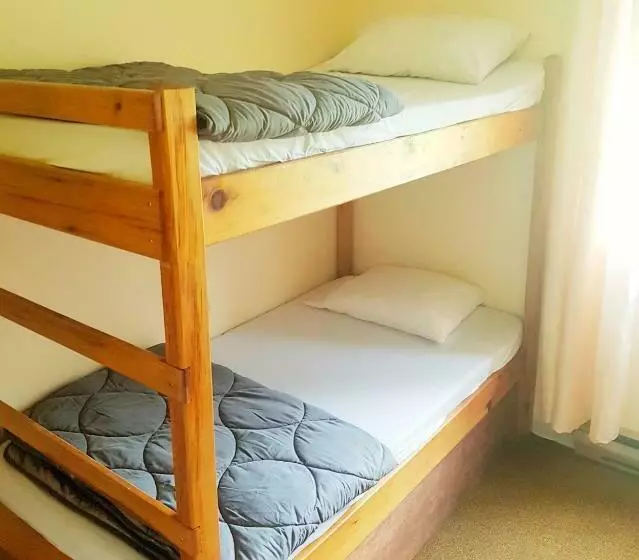 リゾートホテル The Backcountry Inn & Hostel