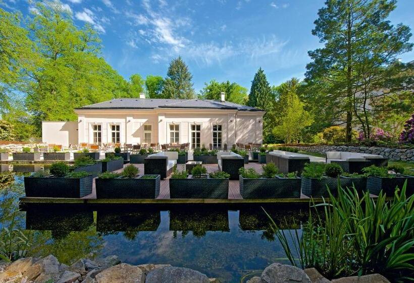 Zámek Ratměřice   Hotel & Resort