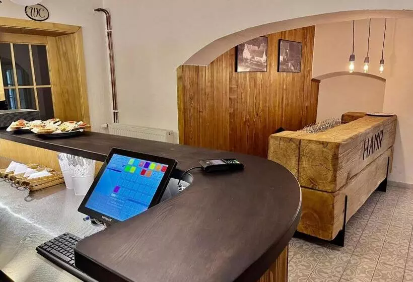 Retkeilymaja Hamr Divci Kamen