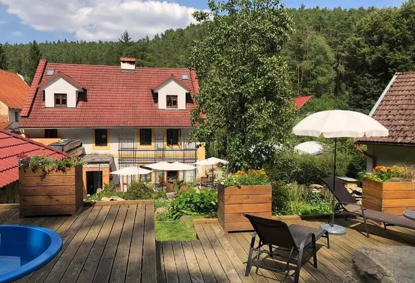 Retkeilymaja Hamr Divci Kamen