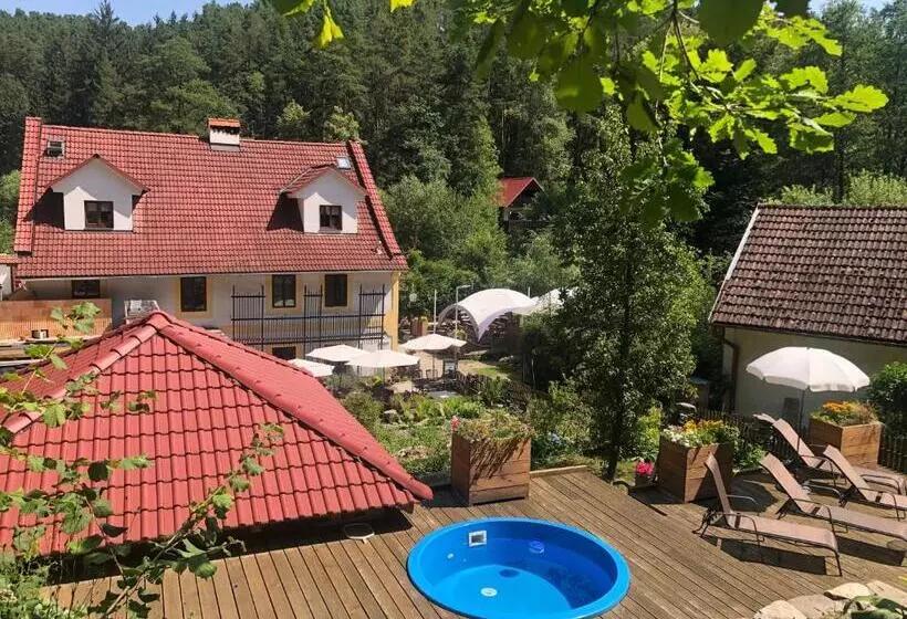 Retkeilymaja Hamr Divci Kamen