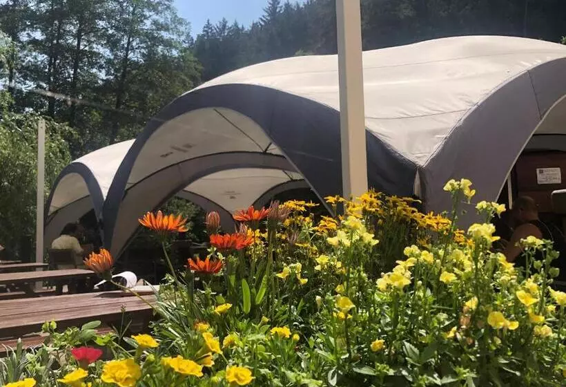 Retkeilymaja Hamr Divci Kamen