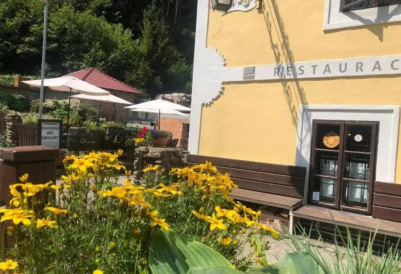 Retkeilymaja Hamr Divci Kamen