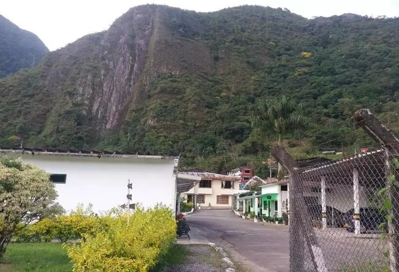 ホテル Servituristicos La Esmeralda