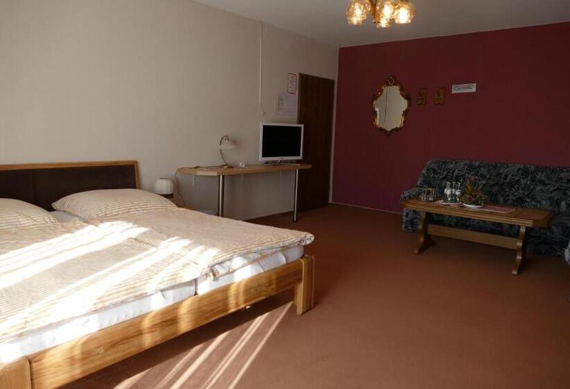 Hotelli Zenner S Land