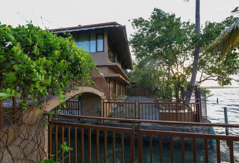 Resort Grand Ayur Island