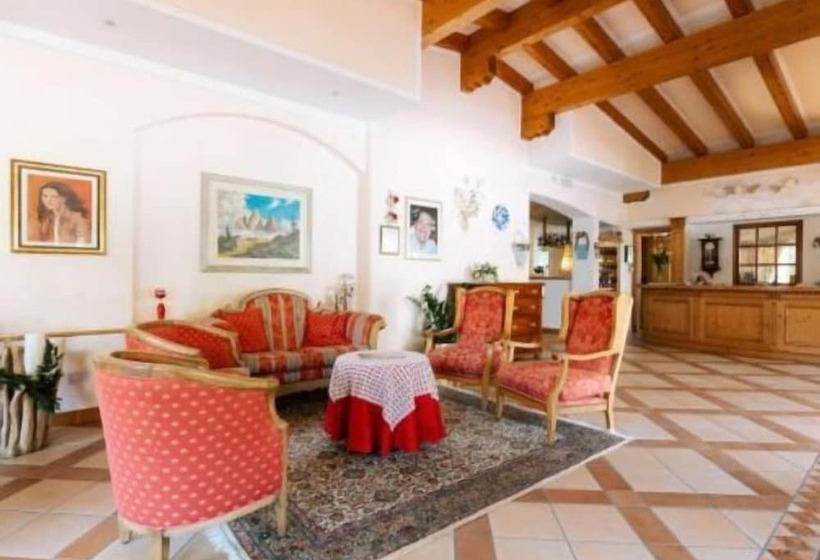 Отель Des Alpes