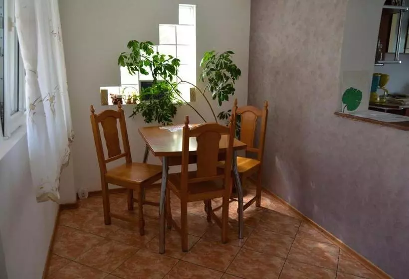 پانسیون Vila Nadia