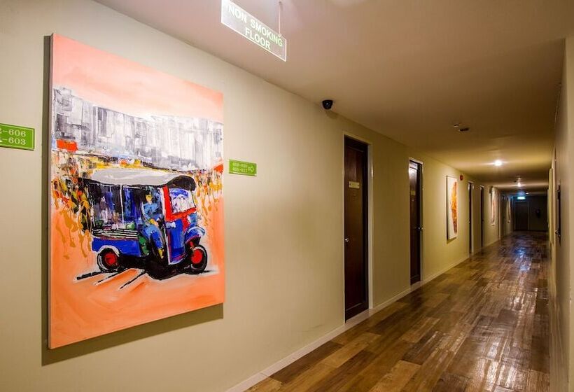 B2 Premier Hotel & Resort